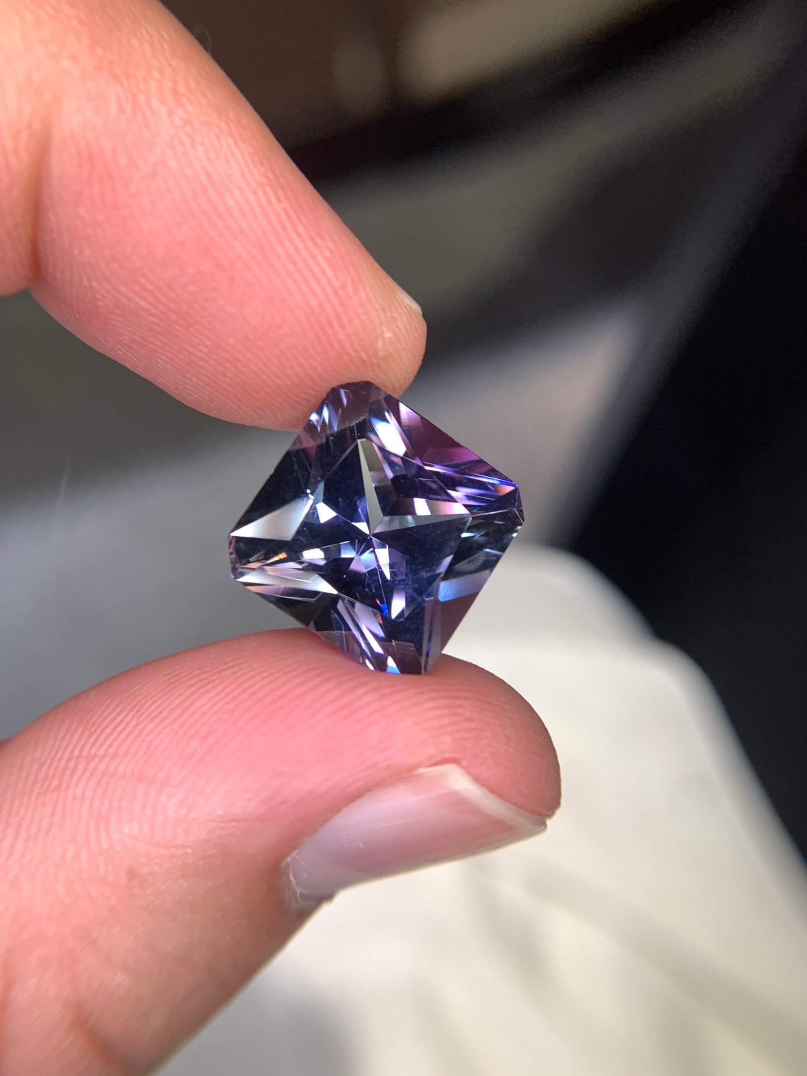 π 20.63 Carat Tanzanite - Image 6