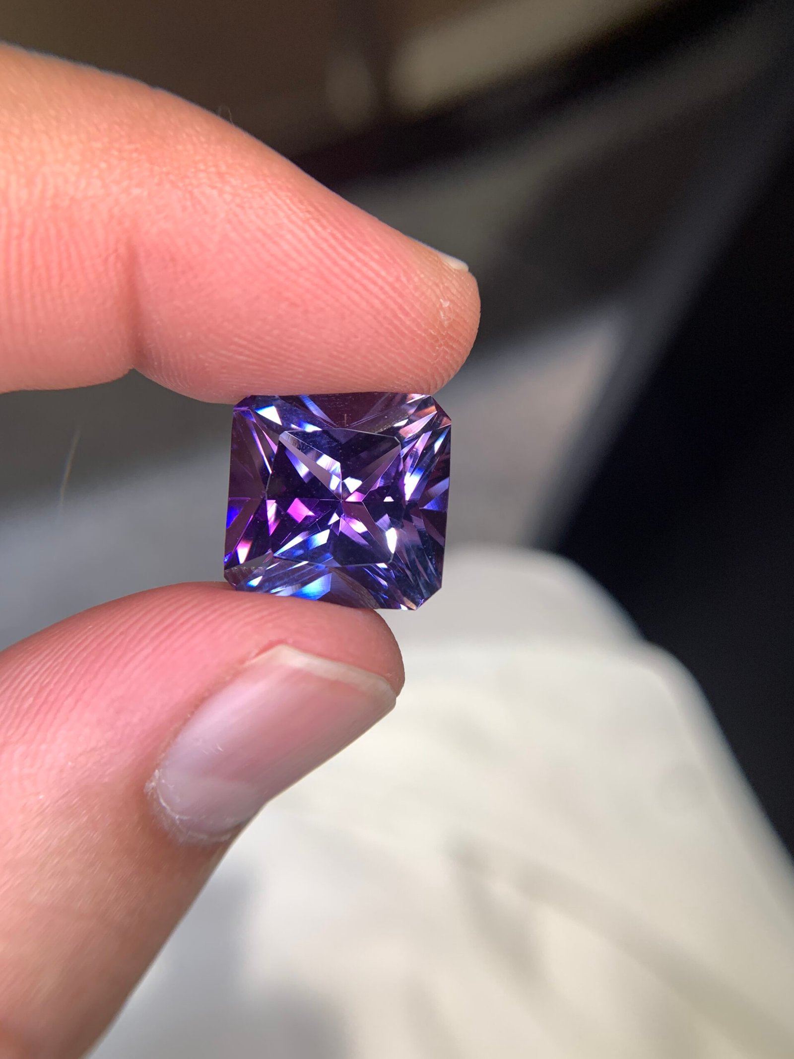 π 20.63 Carat Tanzanite - Image 7
