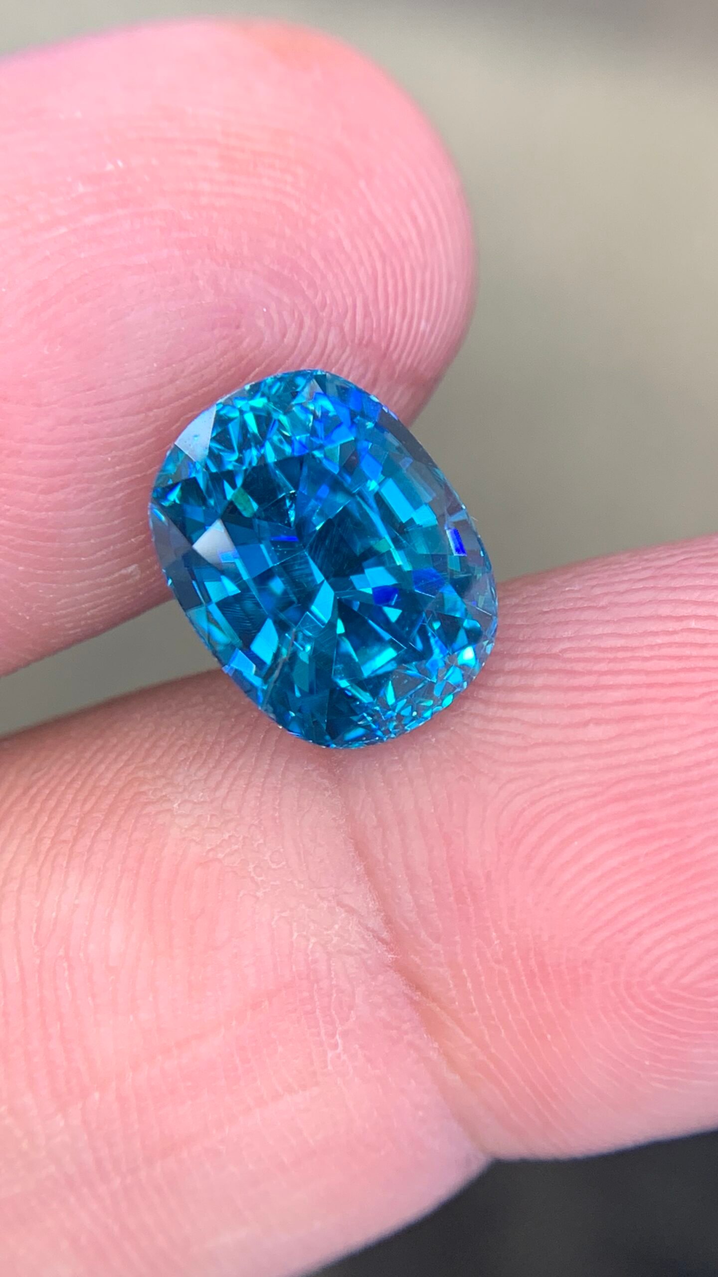 Natural Blue Zircon Available for Sale – 10.66 ct - Image 4