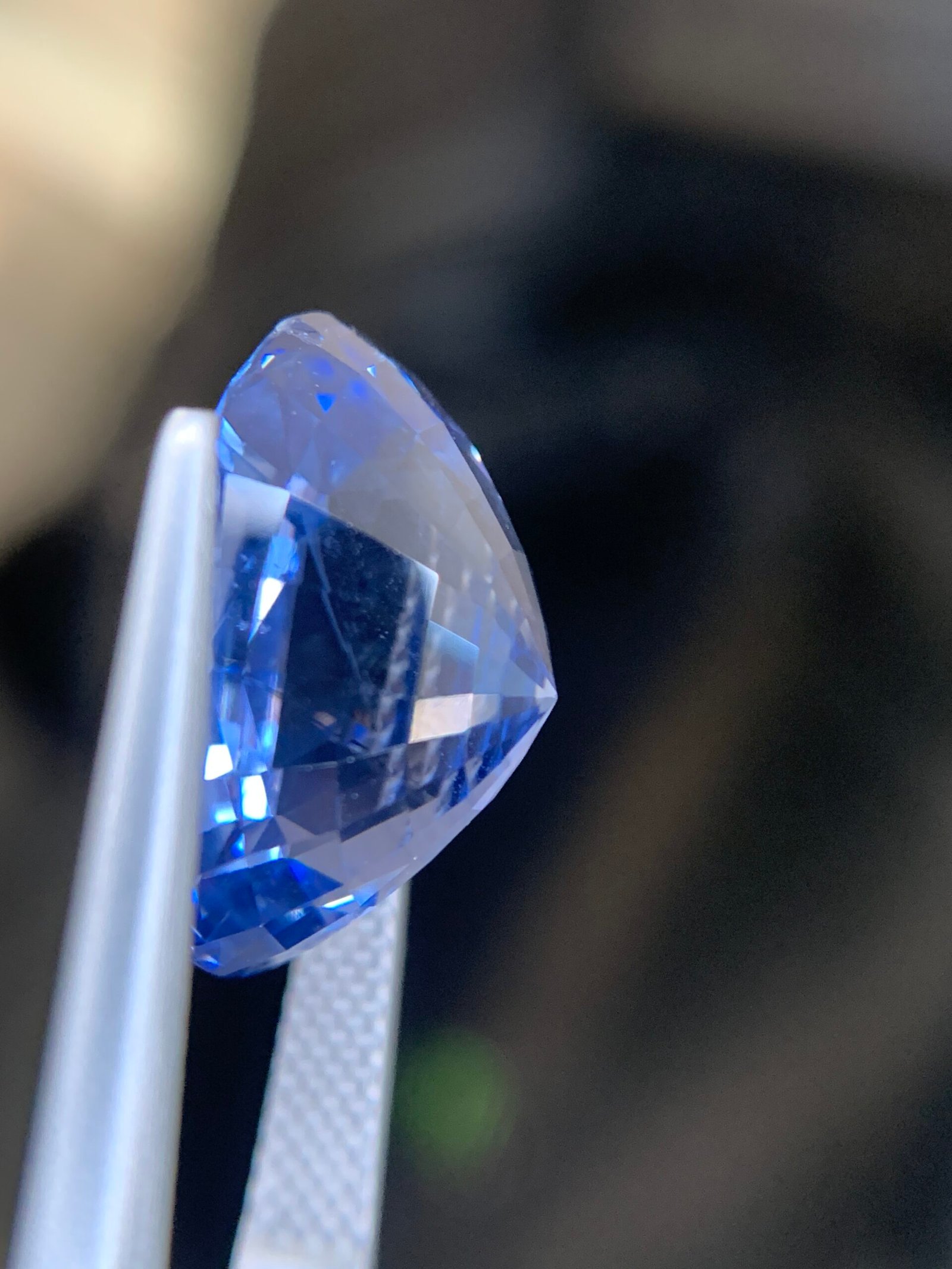 Blue sapphire – 17.92 ct | Gulgemstone