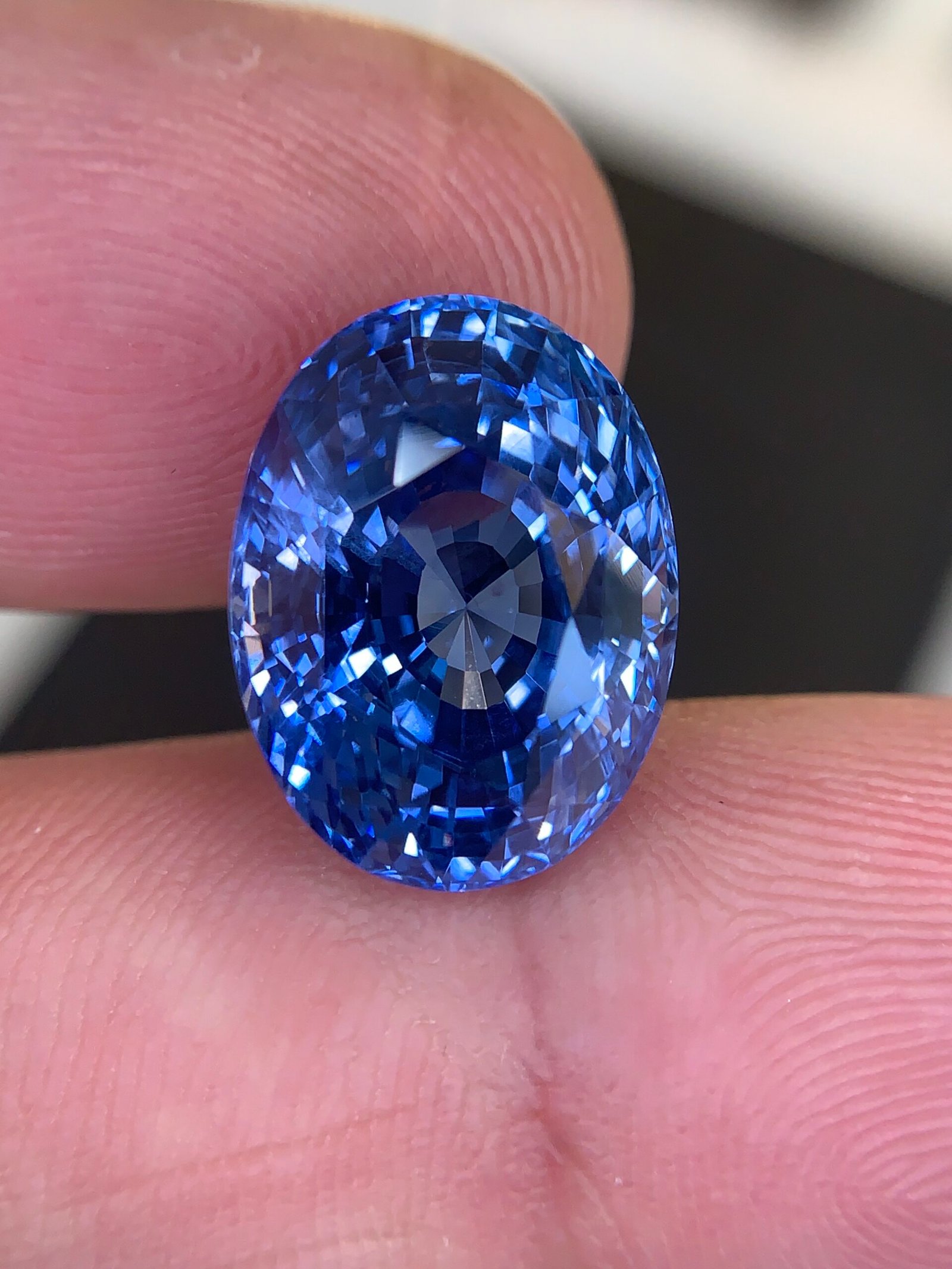 Blue sapphire – 17.92 ct | Gulgemstone