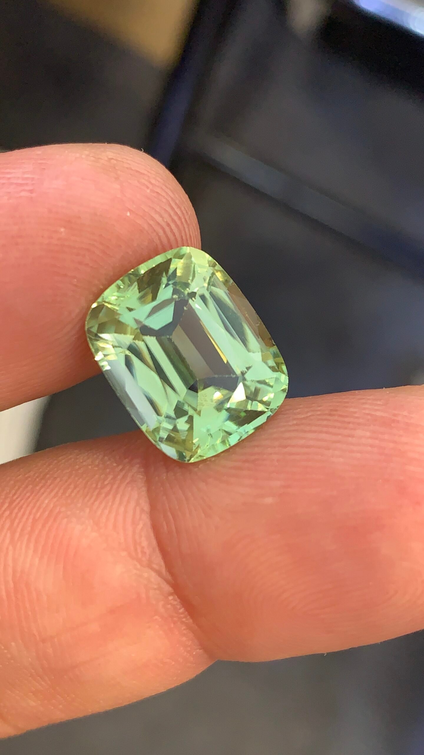 Mint green tourmaline – 10.5 ct | Gulgemstone