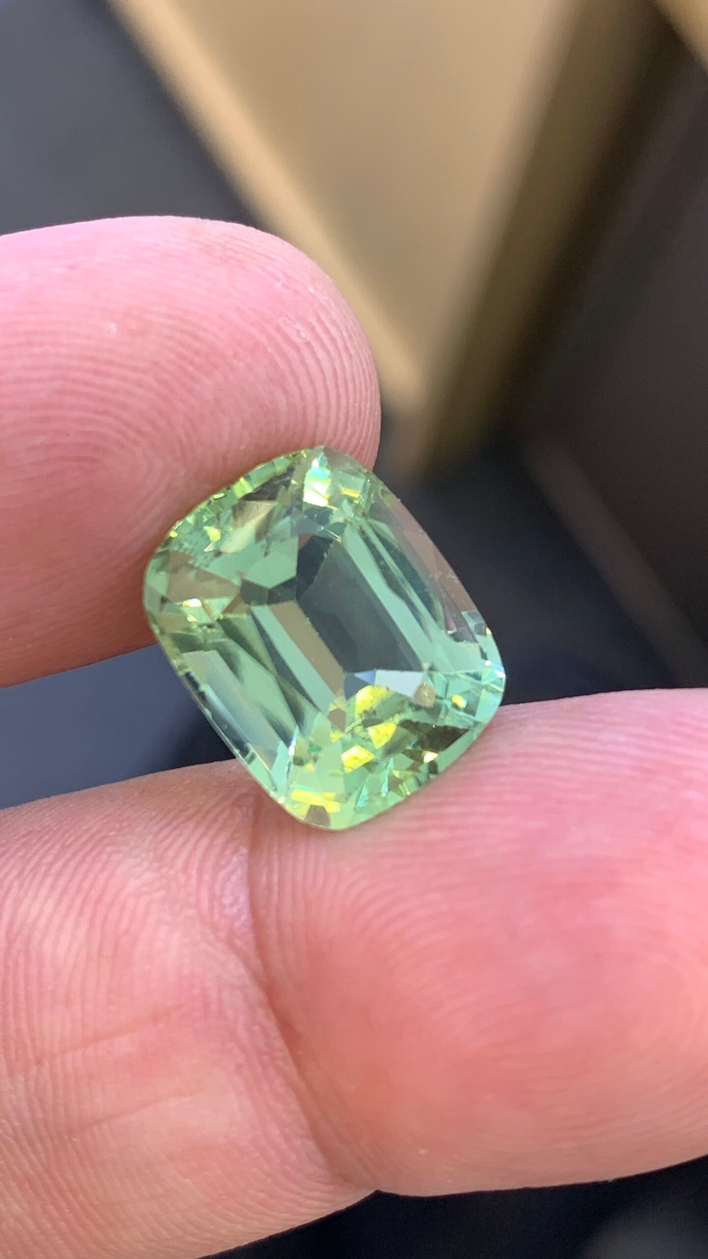 Mint green tourmaline – 10.5 ct | Gulgemstone
